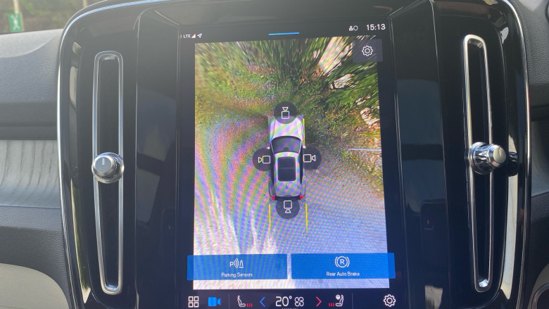 Volvo XC40 2.0 B4P Ultimate Dark 5dr Auto Petrol Estate